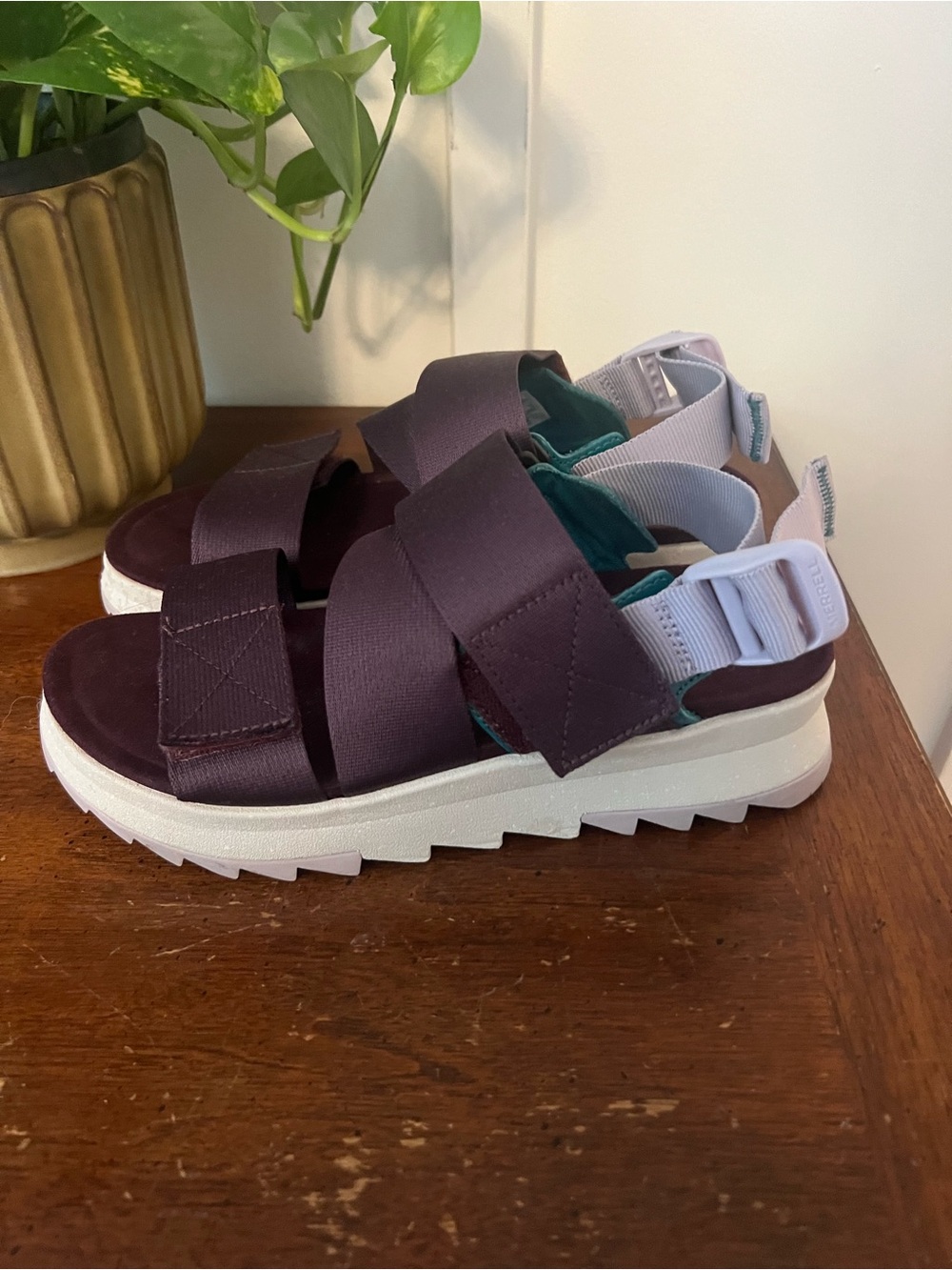 Merrell Women’s Alpine Cush Platform Sandals in Deep Plum size 6 - Picture 2 of 7